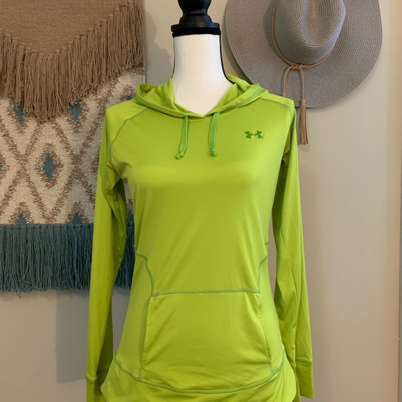 Under Armour Tops - HP 🎉 Under Armour heat gear hooded pullover size small EUC